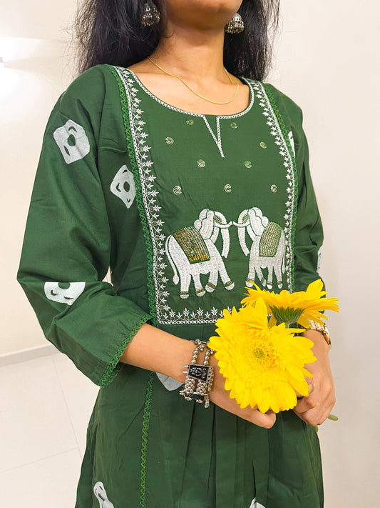 Elephant Embroidery & Bandhani Print Bottle Green Cotton Kurta – TRSR 004