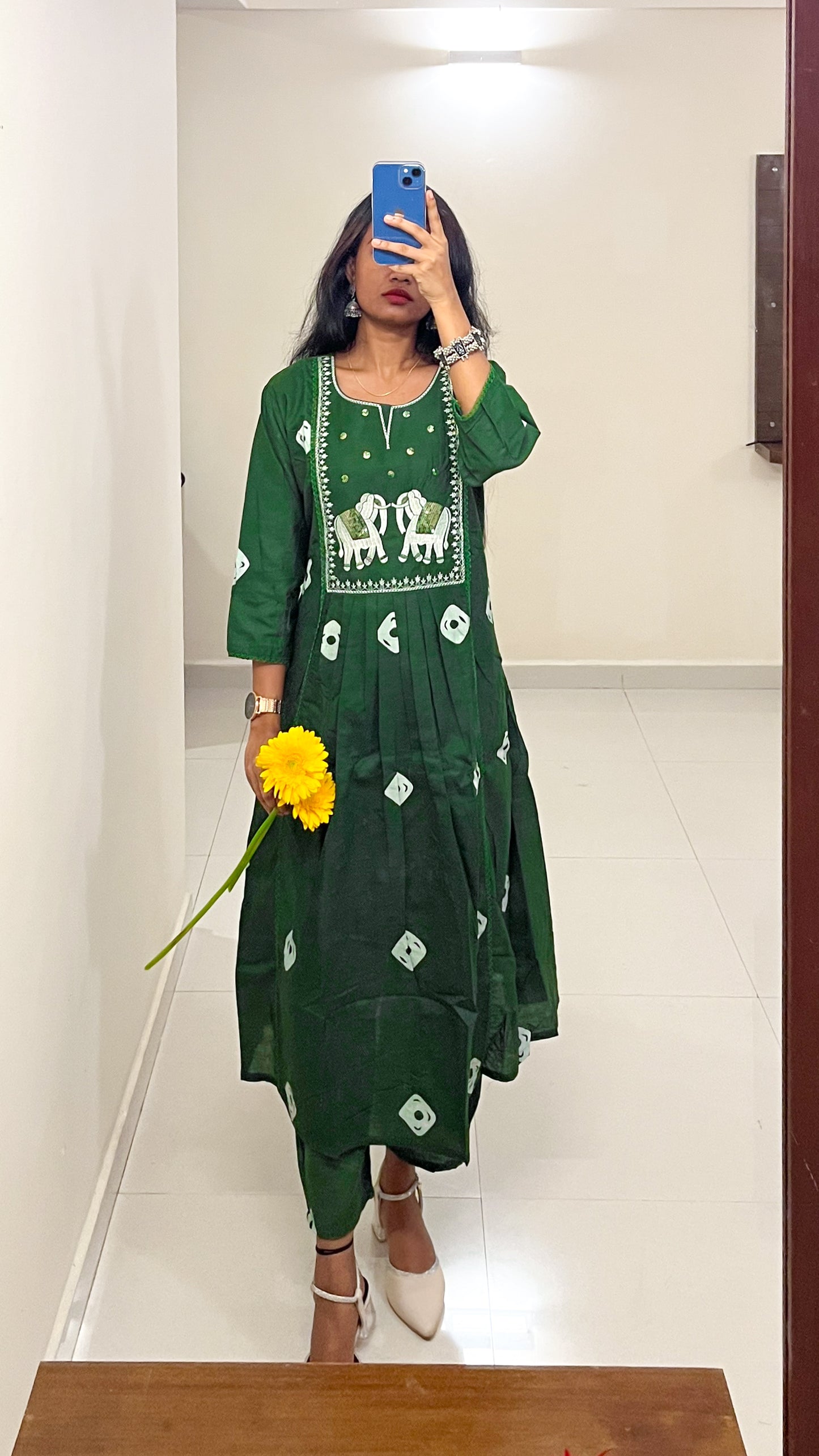 Elephant Embroidery & Bandhani Print Bottle Green Cotton Kurta – TRSR 004
